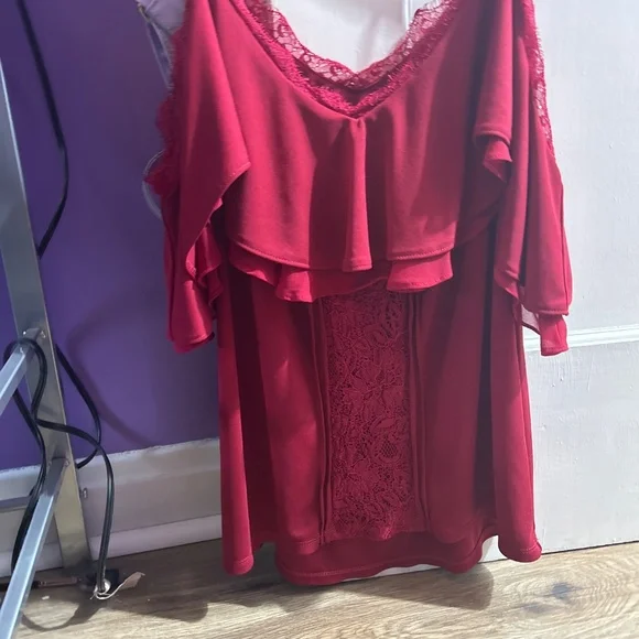 Off the shoulder top - Picture 2 of 2